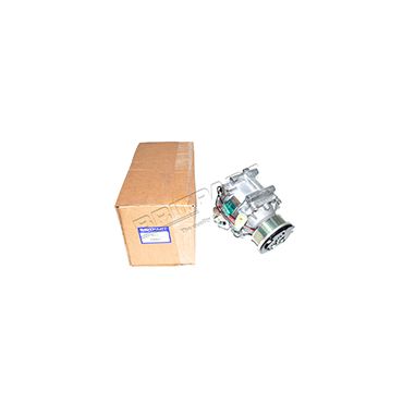 Air Con Compressor V8 94-98  (OEM) ERR4534