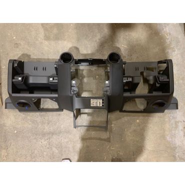 FACIA DASHBOARD PUMA RHD (GENUINE) LR031823 FBO500720PUY *UK MAINLAND DELIVERY ONLY*